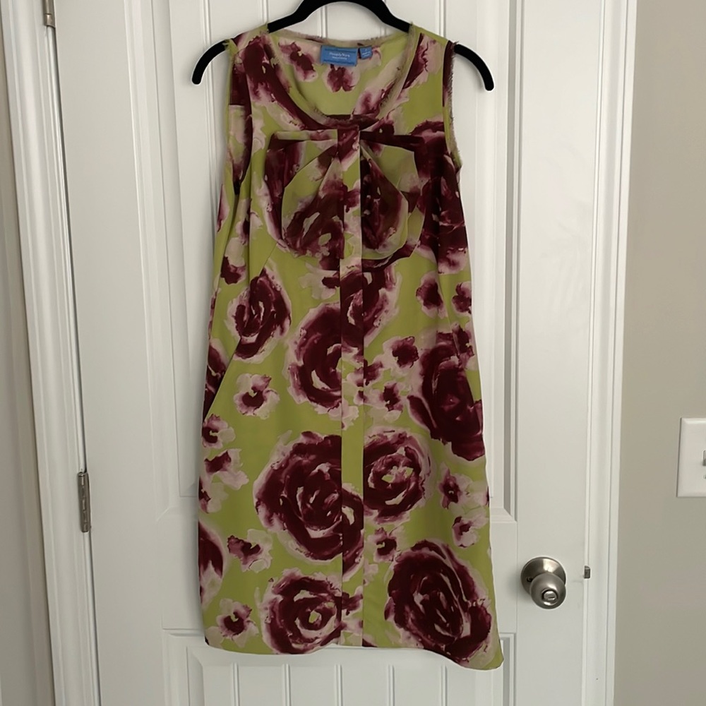 Simply Vera wang dress with detailed front closure